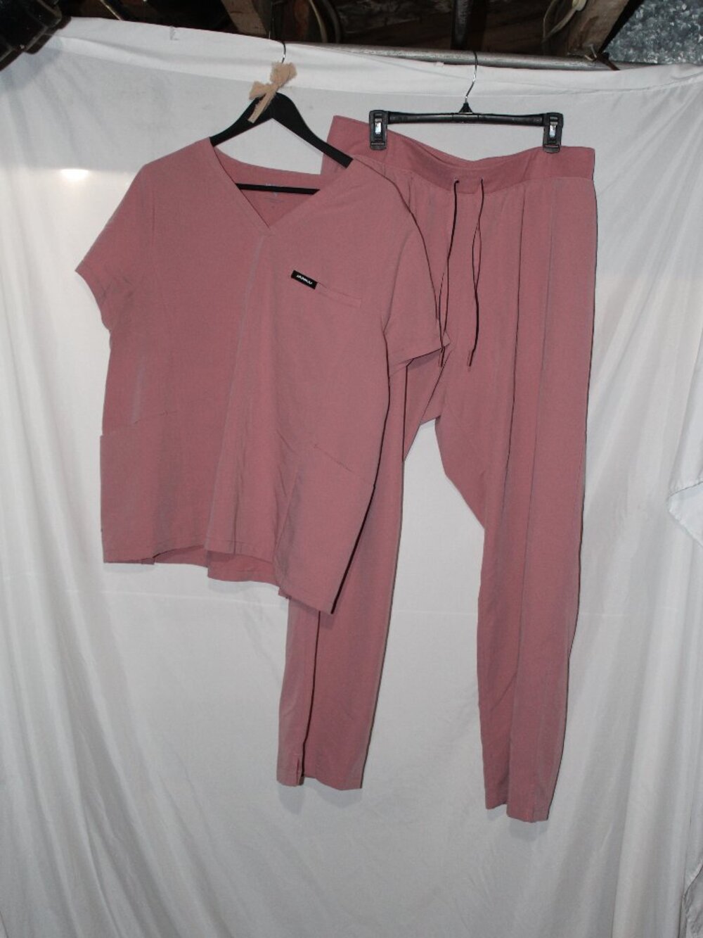 Jaanuu Mauve Magna 3-Pocket Top and Xenos Essential Knit-Waist Scrub Pant
